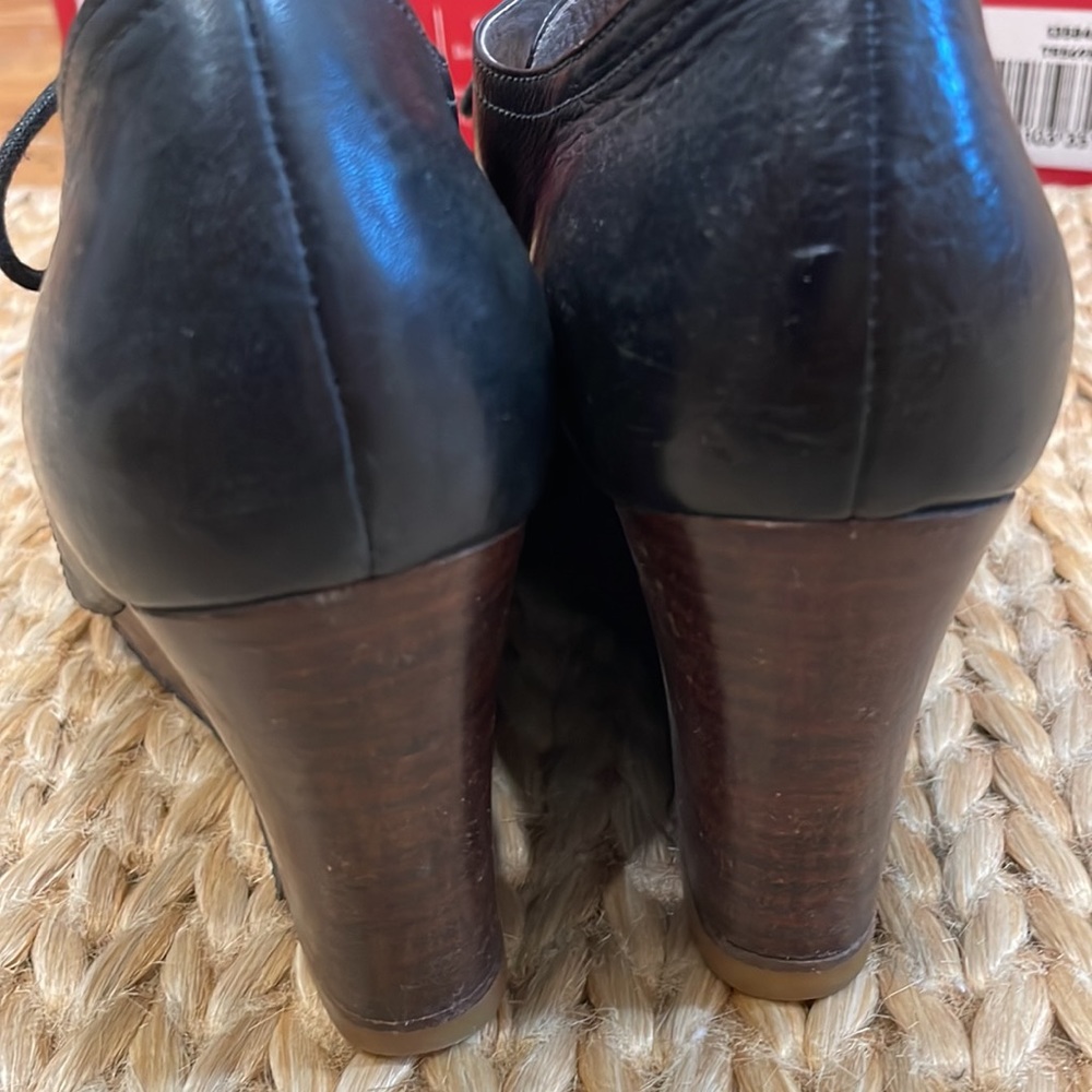 Ugg Booties Size 6 1/2 - Picture 5 of 5